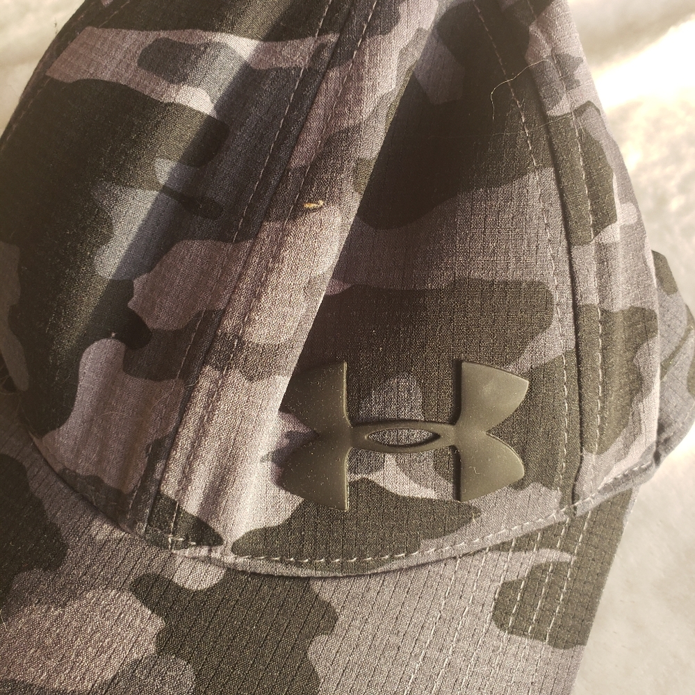 Under armour hat.